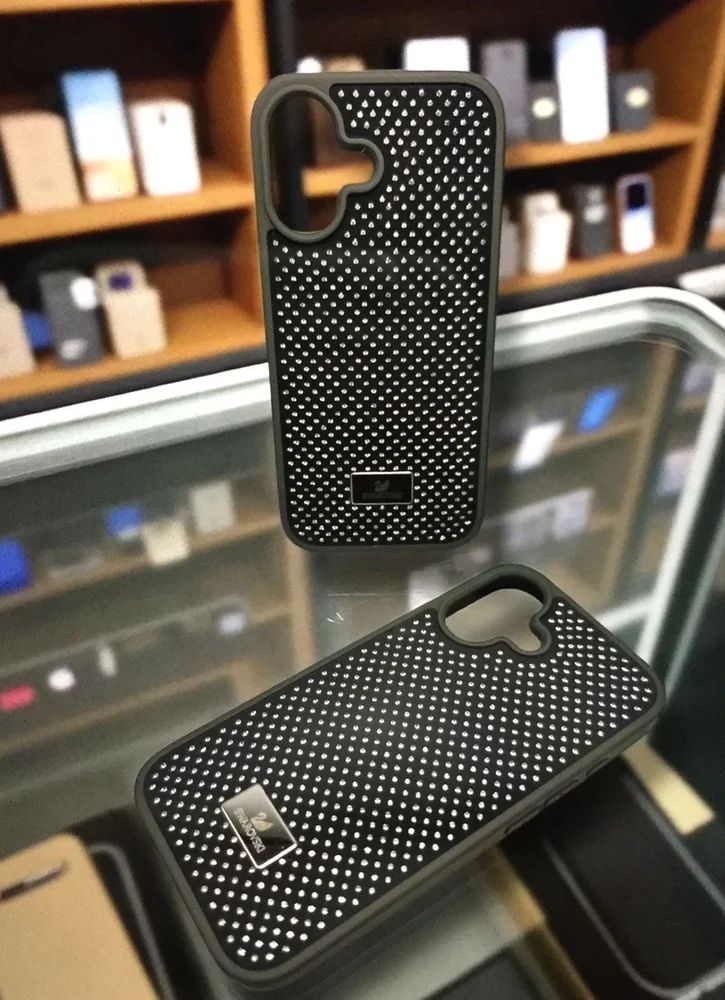 Чехол для iPhone 16 Swarovski черный - 2